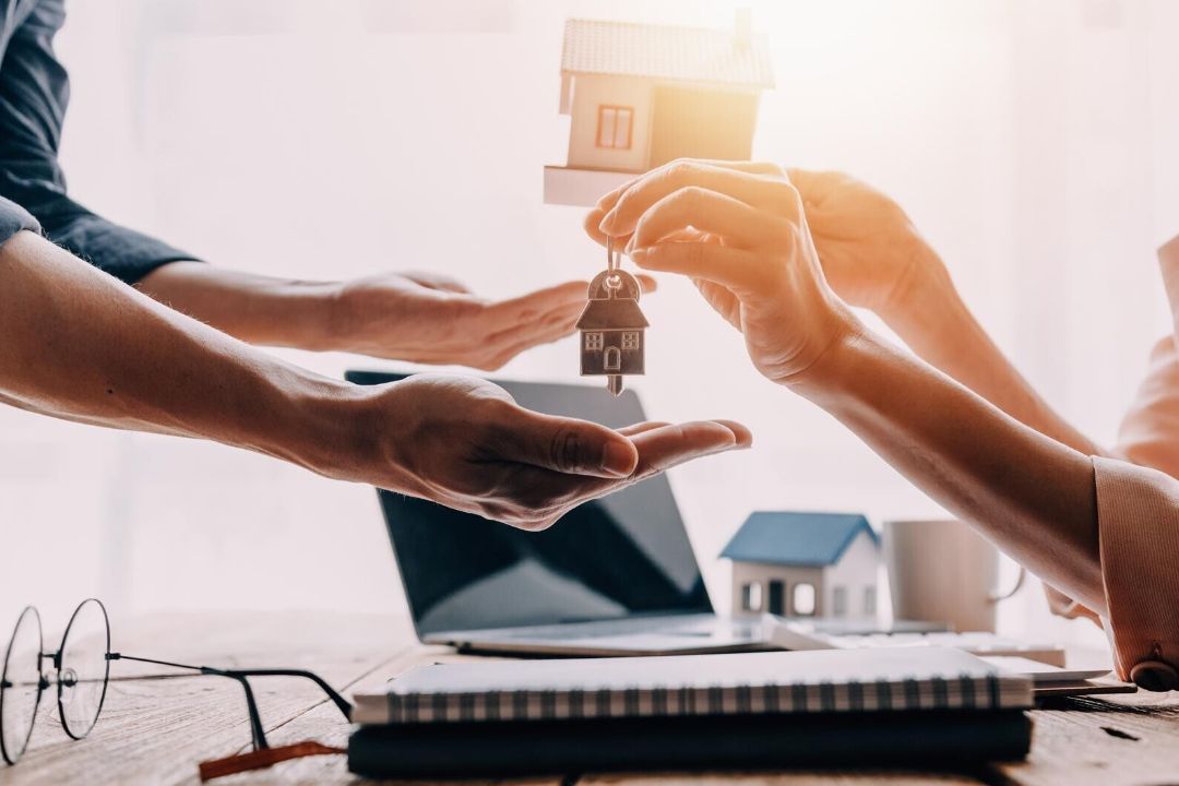 Call Center Dialers for Real Estate: Turning Leads into Clients